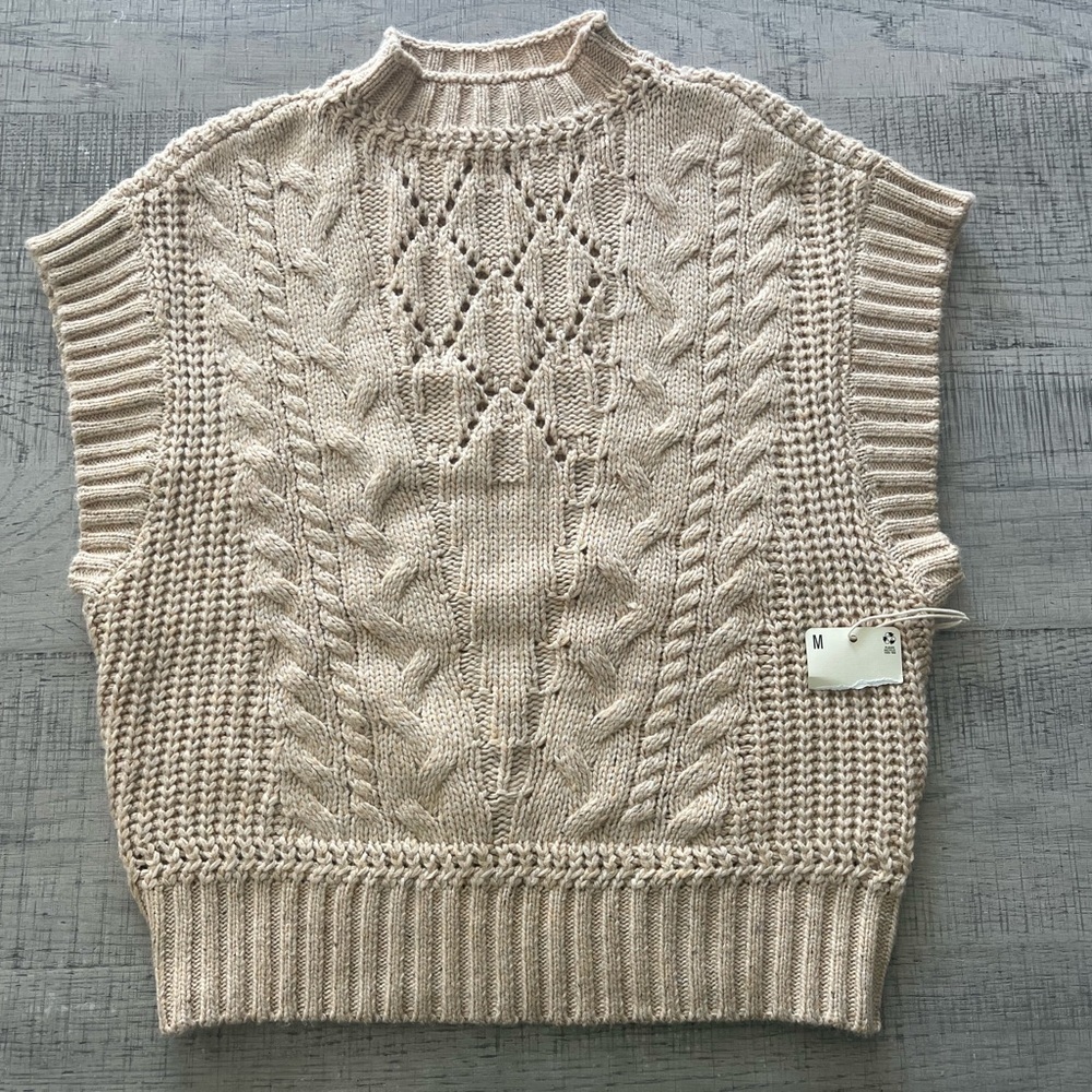 NWT Ana Beige Cable Knit Sleeveless Sweater Size Medium - Picture 2 of 12